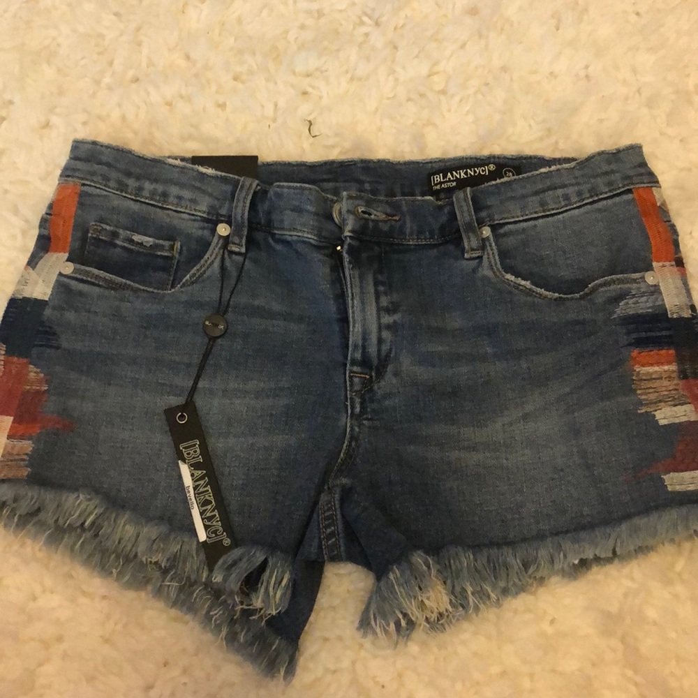 BLANK NYC jean shorts with side stitching